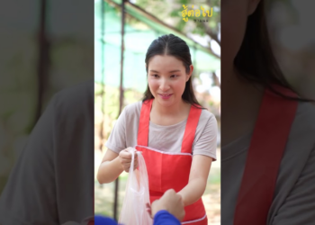 [ตอนต่อไป] 015T1129 AB15 น้ำใจไม่ต้องรู้จักก็แบ่งปันได้.mp4