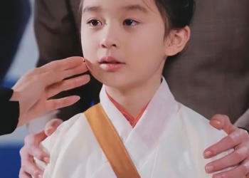 [ครบชุด] TQ11040 เด็กหญิงผู้ฝึกเซียนลงเขา เขย่ากระดิ่งช่วยคุณอาลุกเดินหลัง