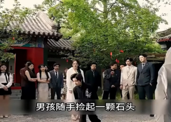 [ครบชุด] TQ11064 เด็กชายแค่ขว้างก้อนหินอย่างเบาๆ แต่ก้อนหินพันตันกลับแตกกระจายทันที